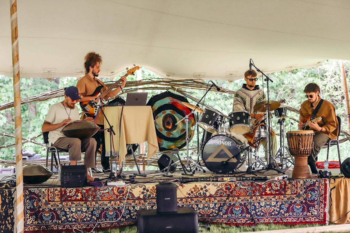 OMEA live set under a festival tent